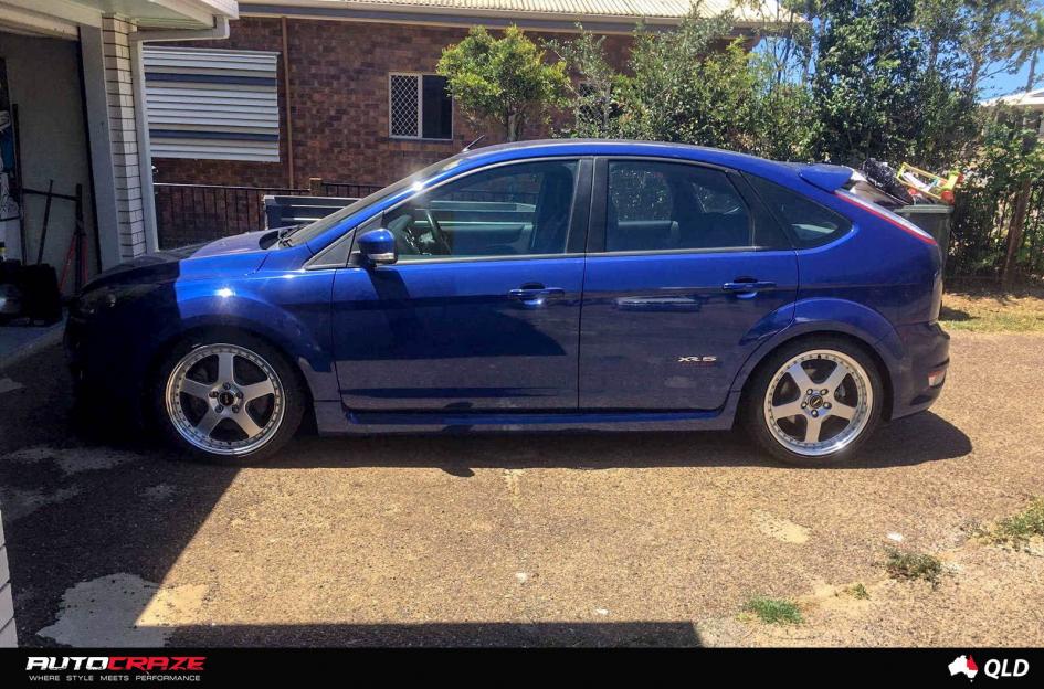 FORD FOCUS  5 STUD  FR