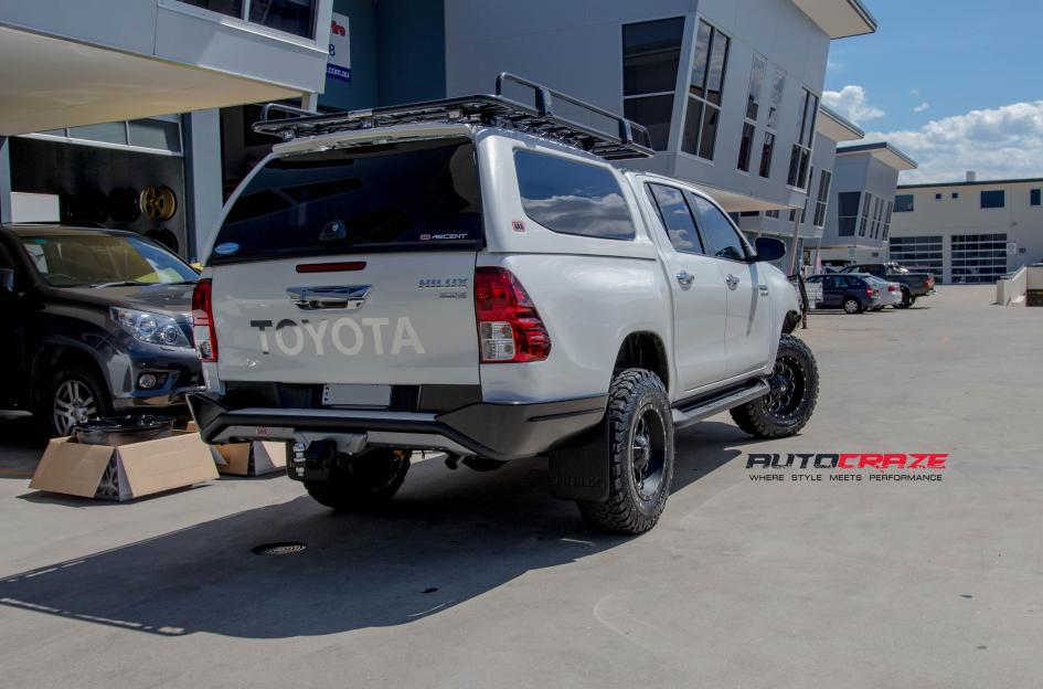 TOYOTA HILUX N80 4WD REVOLVER GLOSS BLACK WITH MILLED ACCENTS