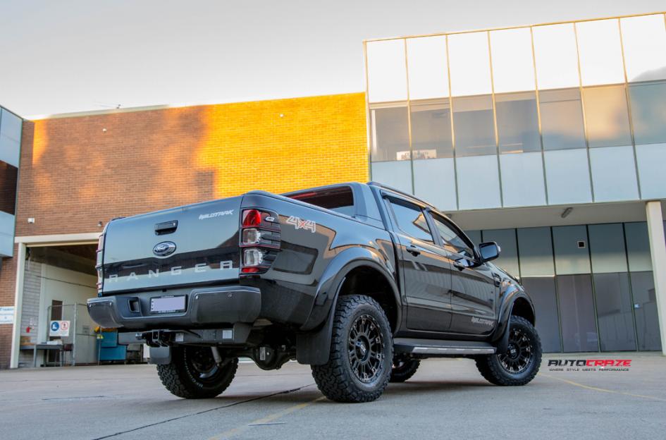 FORD RANGER HOSS XD II SATIN BLACK DARK TINT