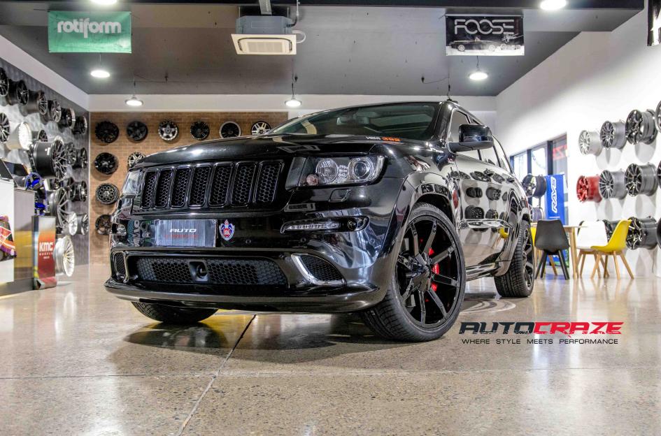 JEEP-GRAND-CHEROKEE-SLIDE-GLOSS-BLACK