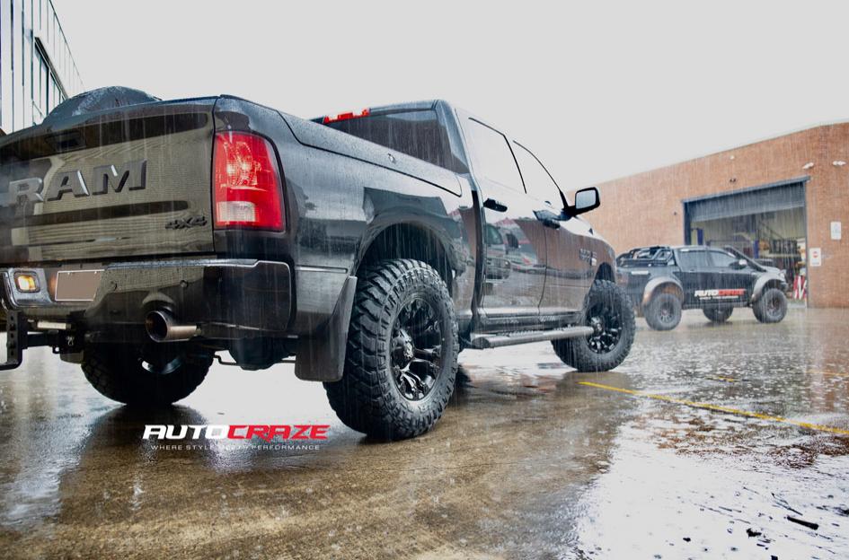 DODGE-RAM-VAPOR-MATTE-BLACK