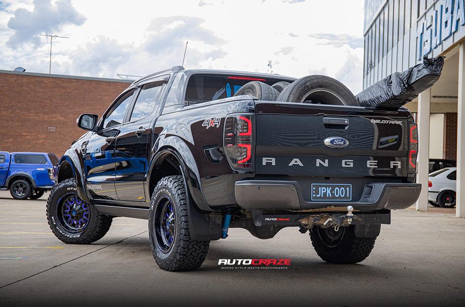 FORD-RANGER-STROKE-GLOSS-BLACK-BLUE-TINTED-CLEAR