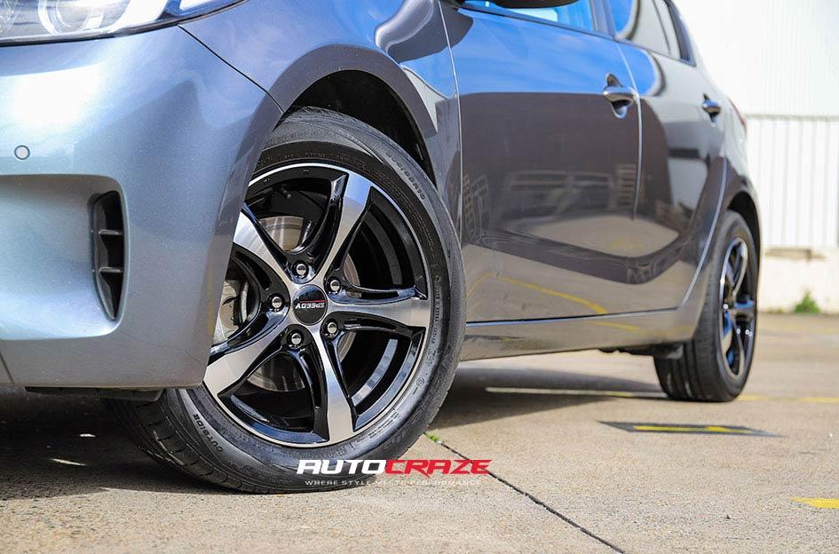 KIA-CERATO-BADGER-PIANO-BLACK-MACHINED
