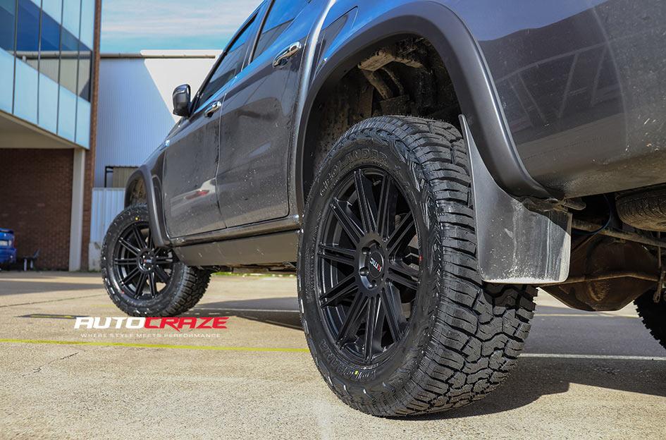 MERCEDES X CLASS CHANNEL MATTE BLACK