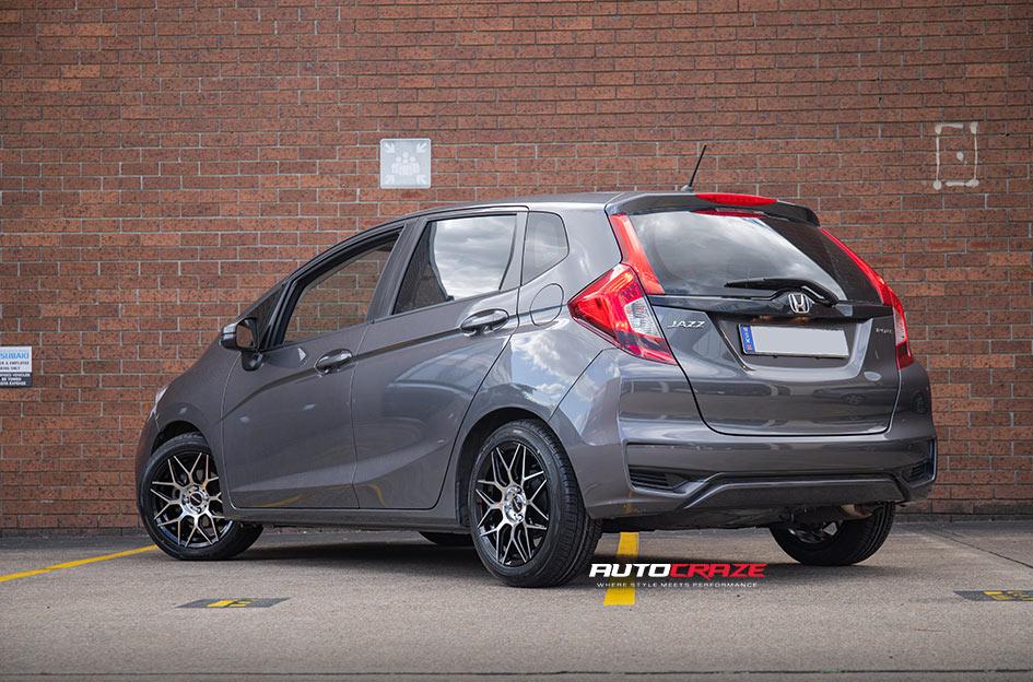 HONDA-JAZZ-PODIUM-PIANO-BLACK-MACHINED
