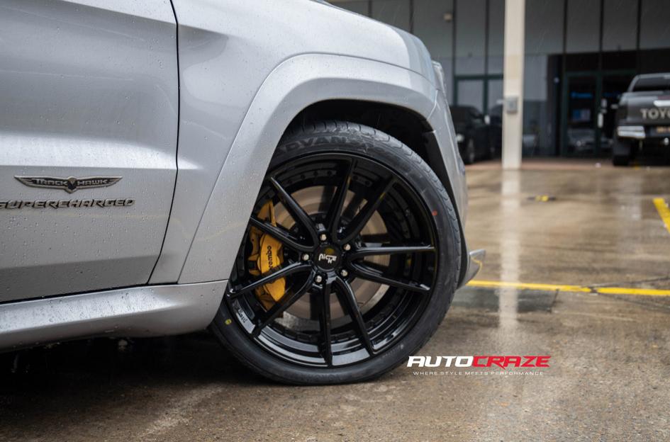 JEEP-GRAND-CHEROKEE-DFS-GLOSS-BLACK