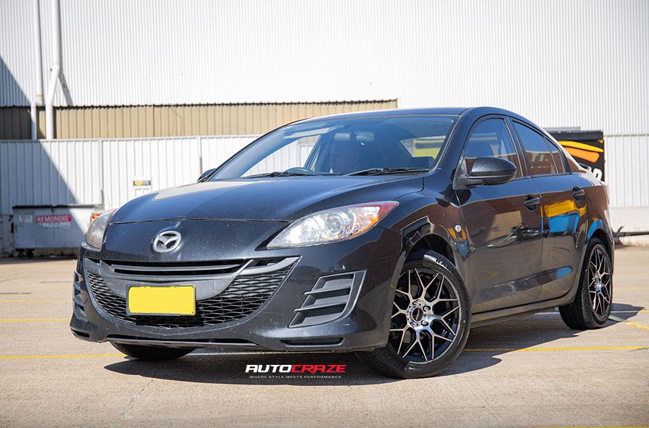 MAZDA-3-PODIUM-PIANO-BLACK-MACHINED