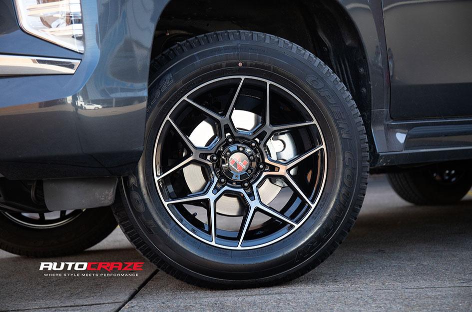 MITSUBISHI PAJERO SABBATH HYPERBLACK