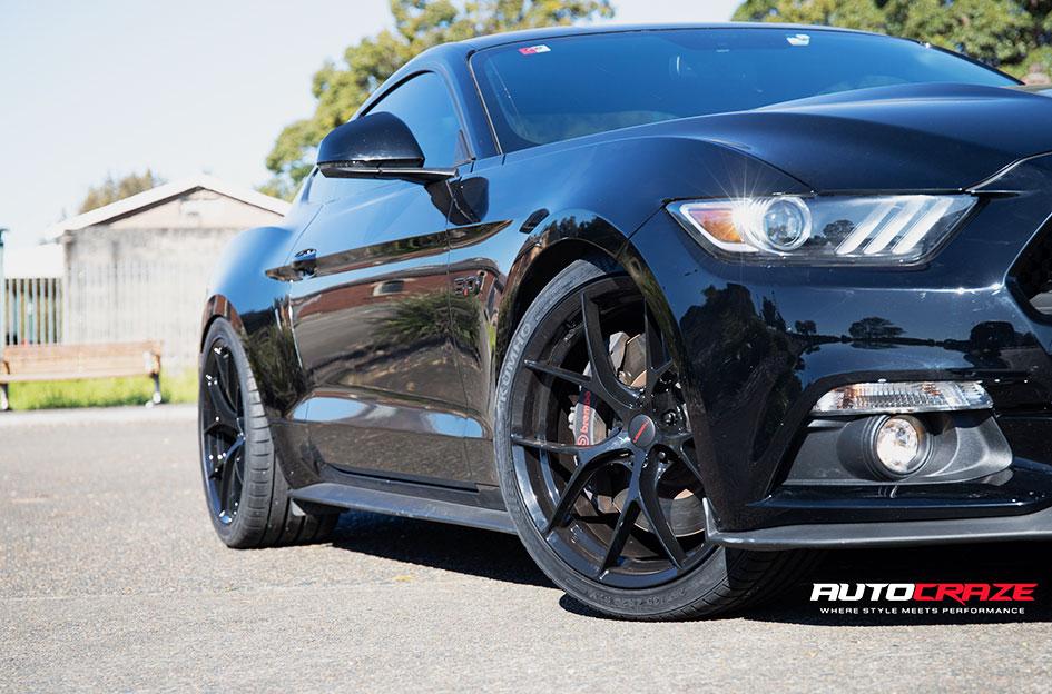 FORD MUSTANG ZR3 GLOSS BLACK