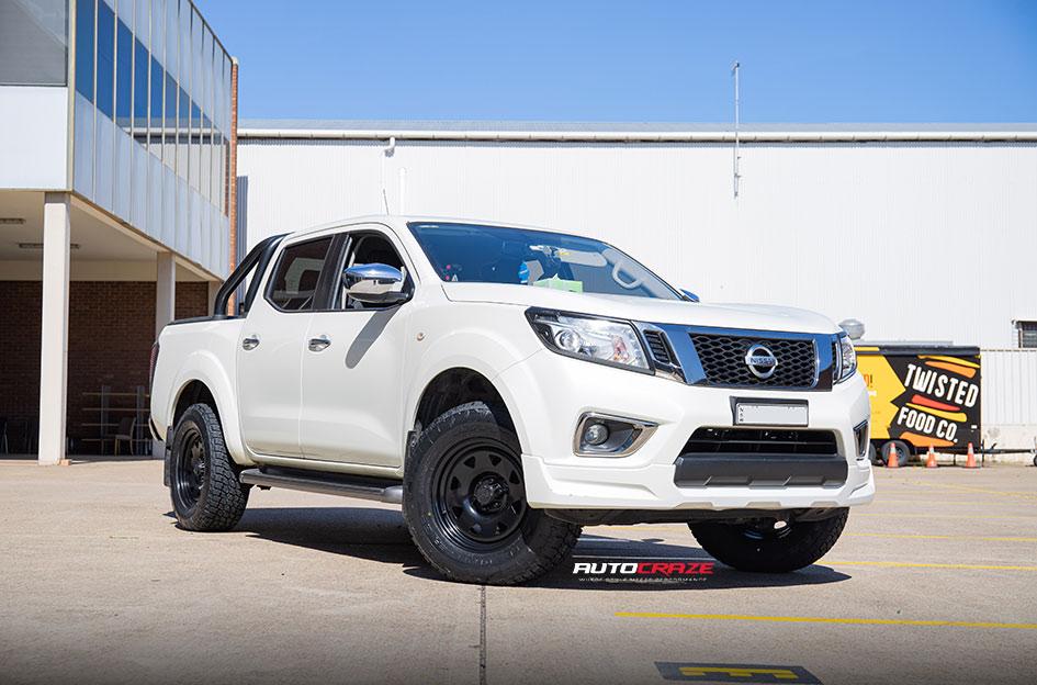NISSAN-NAVARA-TERRA-SATIN-BLACK