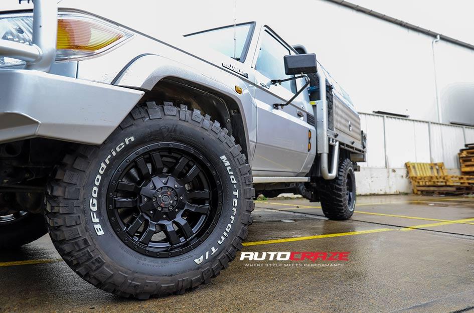 TOYOTA LANDCRUSIER SLEDGE MATTE BLACK