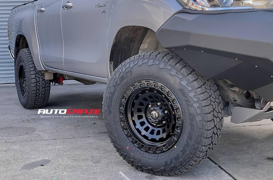 TOYOTA HILUX N80 4WD ZEPHYR MATTE BLACK