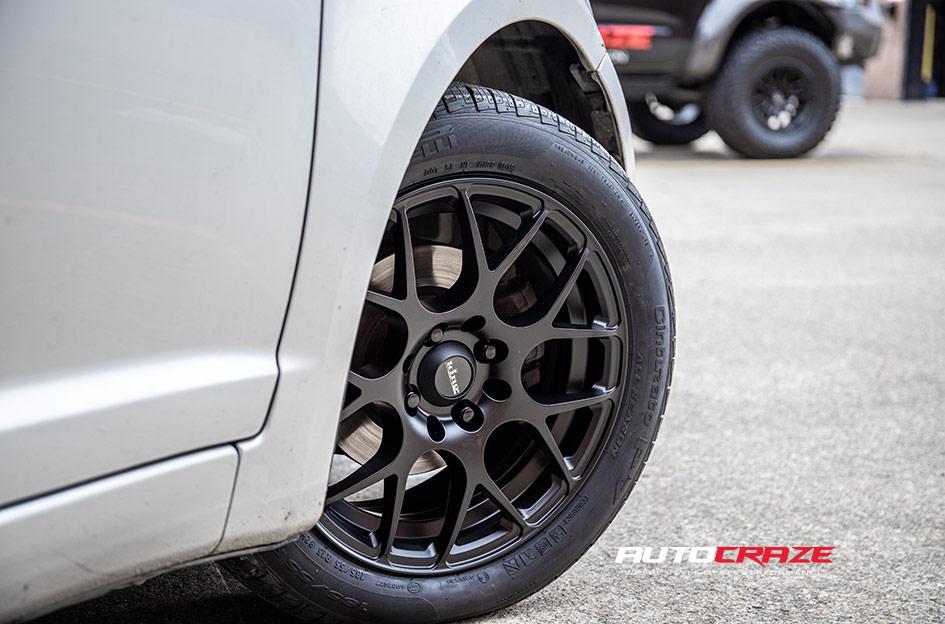 SUZUKI SWIFT RELOAD SATIN BLACK