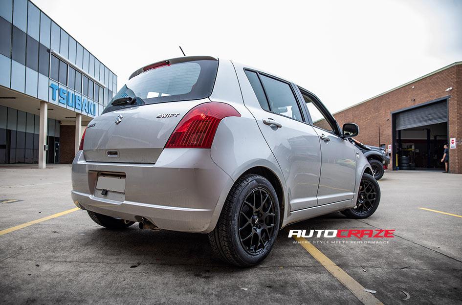 SUZUKI SWIFT RELOAD SATIN BLACK