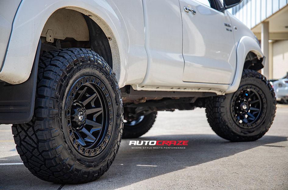 TOYOTA HILUX N70 4WD COVERT MATTE BLACK