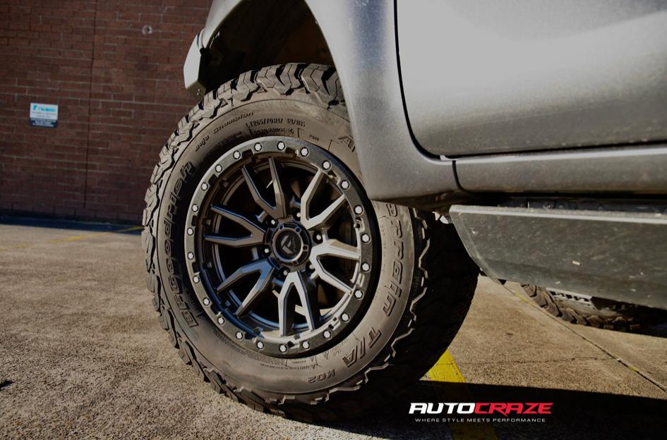 TOYOTA HILUX 4WD REBEL ANTHRACITE CENTER W BLACK LIP