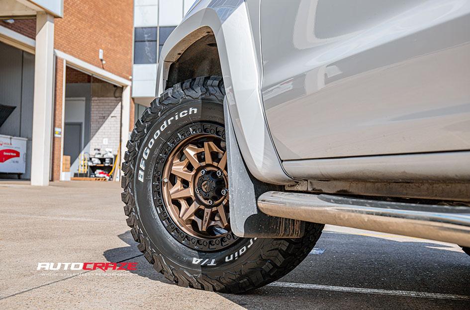 VOLKSWAGEN AMAROK COVERT BRONZE BLACK LIP