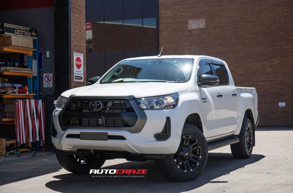 TOYOTA HILUX N80 4WD OUTLAW MACHINED PIANO BLACK