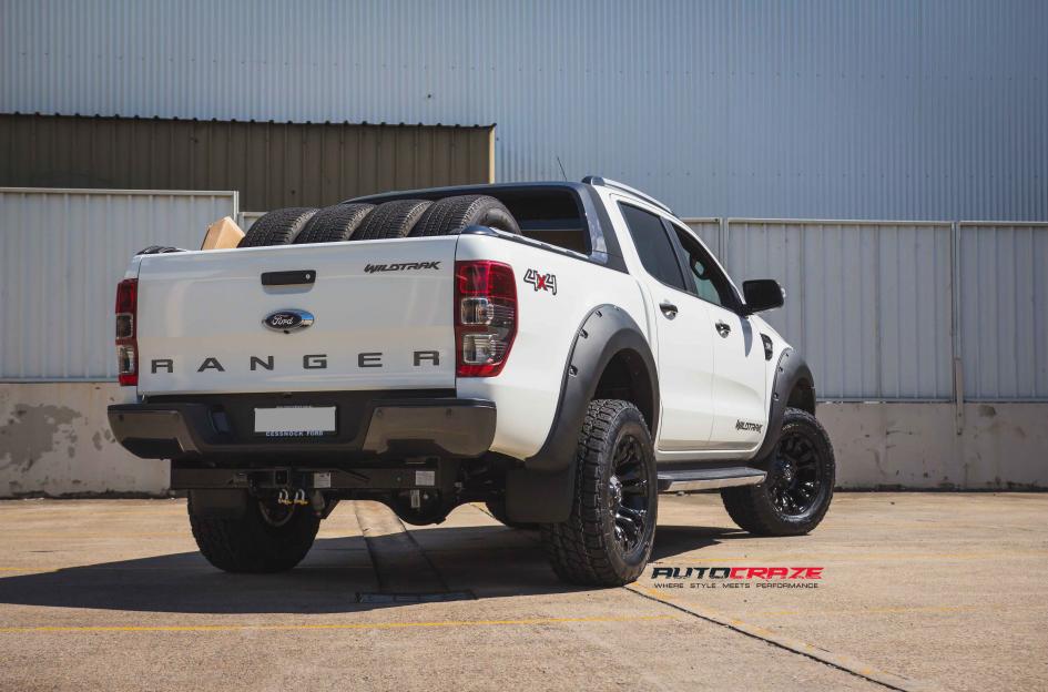 FORD-RANGER-VAPOR-BLACK-MACHINED-WITH-DARK-TINT-9