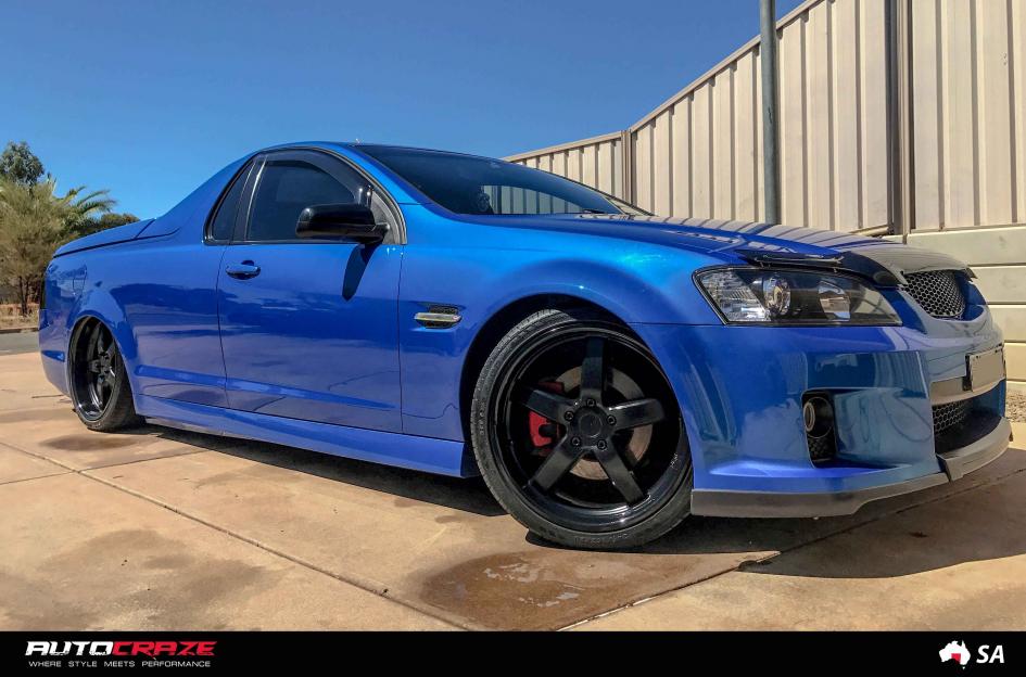 HOLDEN-COMMODORE-PANTANO-MATTE-BLACK
