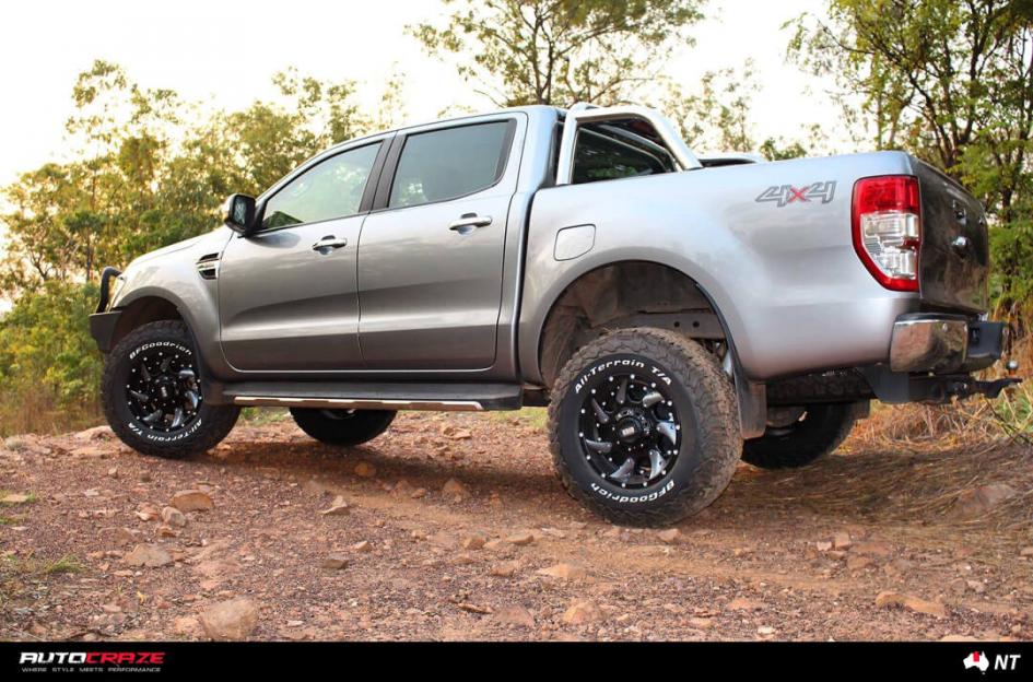 FORD RANGER GD01 BLACK WITH CHROME INSERTS