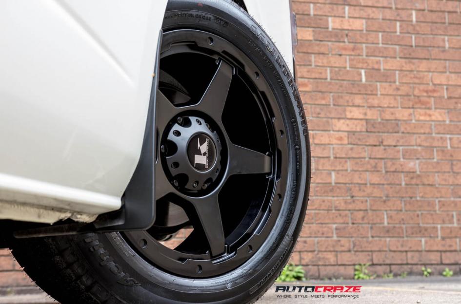 TOYOTA-HIACE-LEECH-SATIN-BLACK