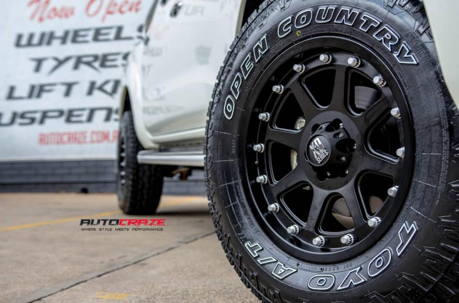 NISSAN NAVARA ADDICT MATTE BLACK