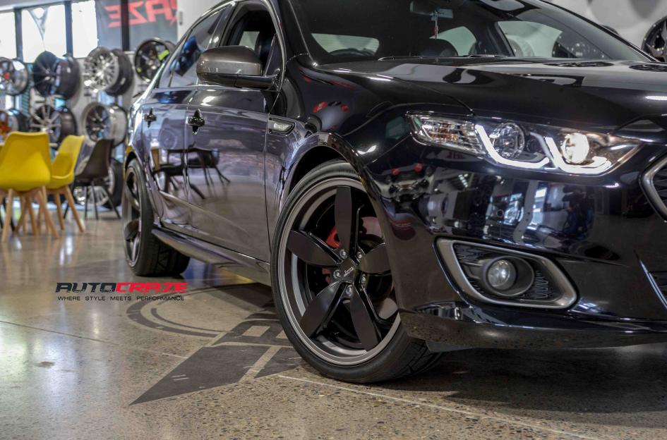 FORD-FALCON-VN900-MATTE-BLACK