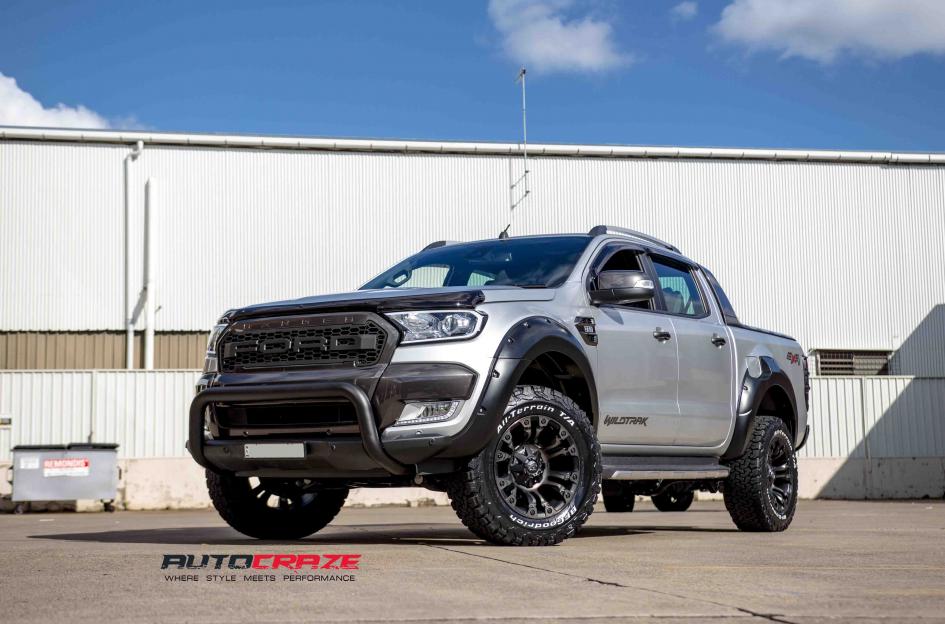 FORD-RANGER-VAPOR-BLACK-MACHINED-WITH-DARK-TINT