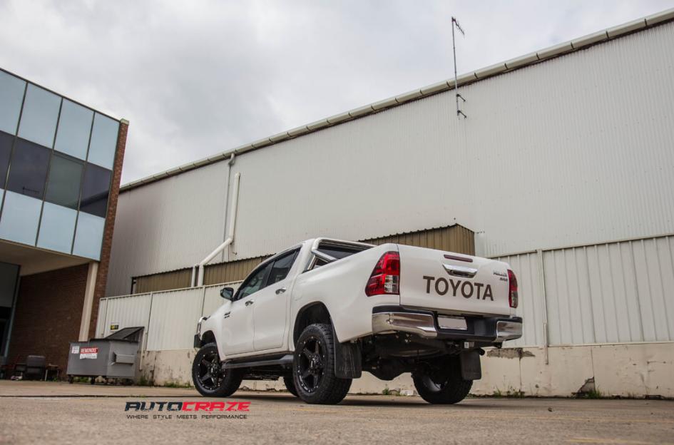 TOYOTA HILUX N80 4WD GD04 MATTE BLACK
