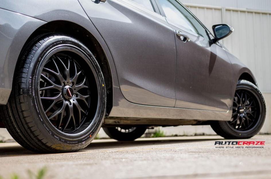TOYOTA-CAMRY-CHEETAH-SPORTS-BLACK-SUEDE