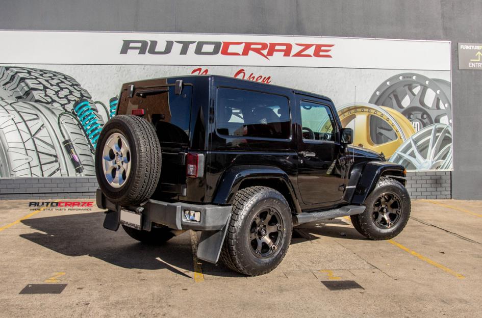 JEEP WRANGLER BEAST BLACK MACHINED WITH DARK TINT