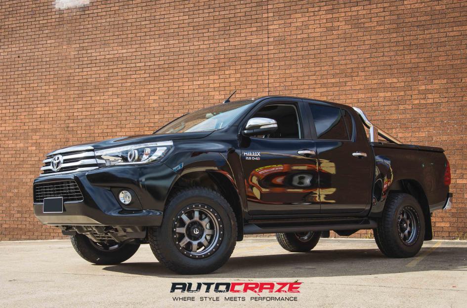 TOYOTA HILUX N70 4WD TROPHY MATTE ANTHRACITE WITH BLACK RING 3