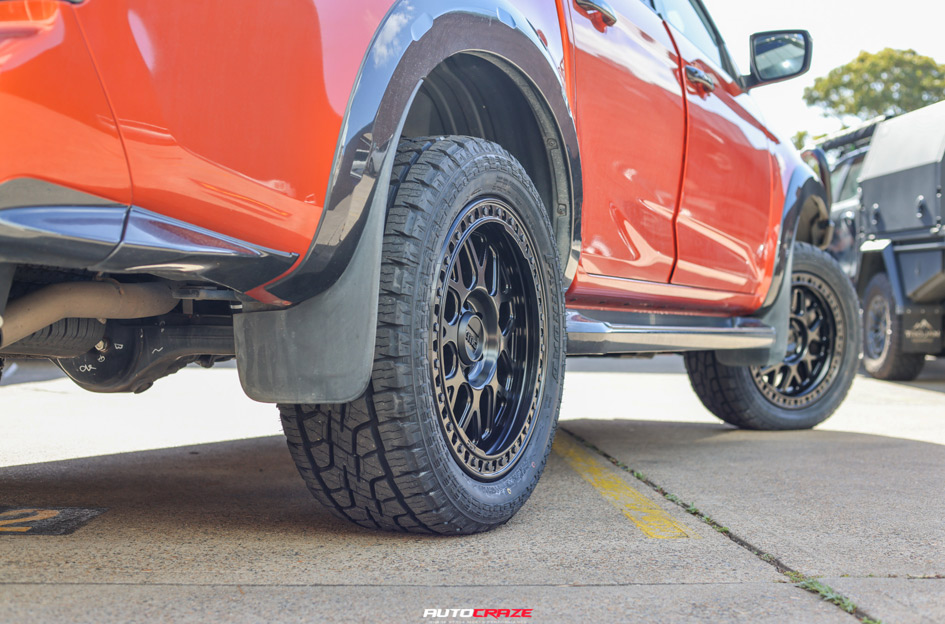 ISUZU D-MAX KMC GRS SATIN BLACK