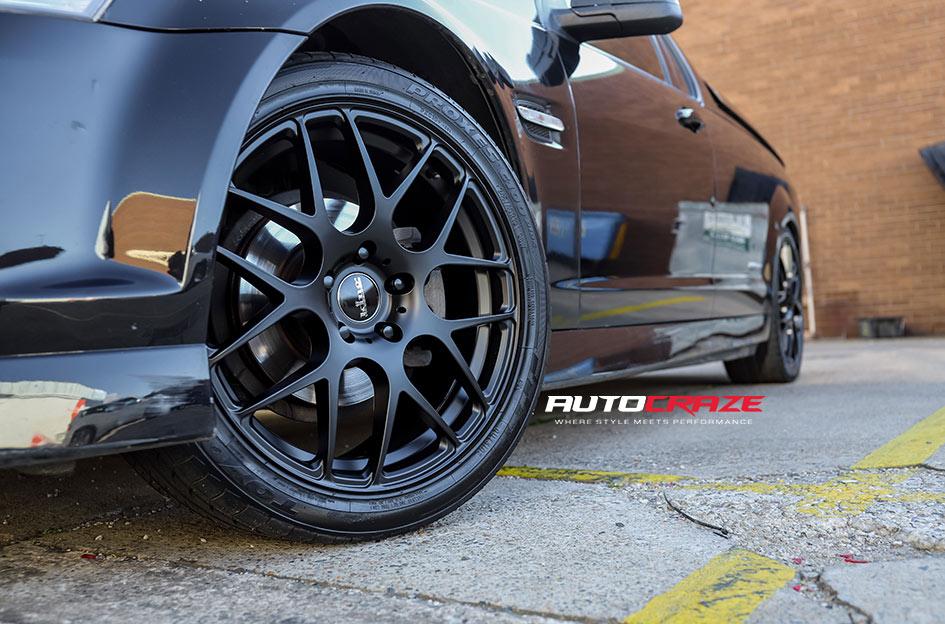 HOLDEN-COMMODORE-VE-UTE-RELOAD-SATIN-BLACK