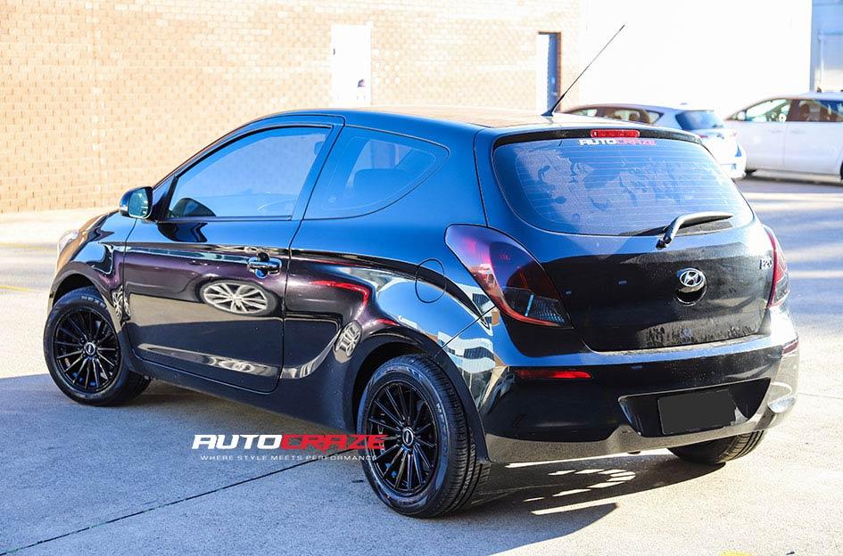 HYUNDAI I20 SUPERTURISMO GLOSS BLACK