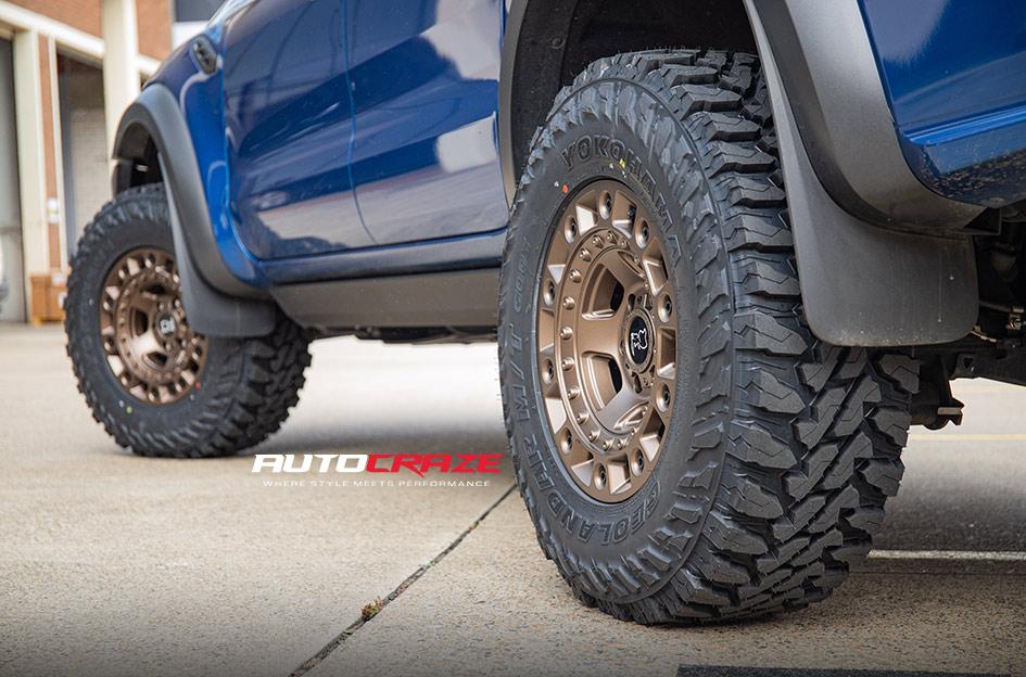 FORD RANGER RAPTOR CINCO BRONZE BLACK BOLTS
