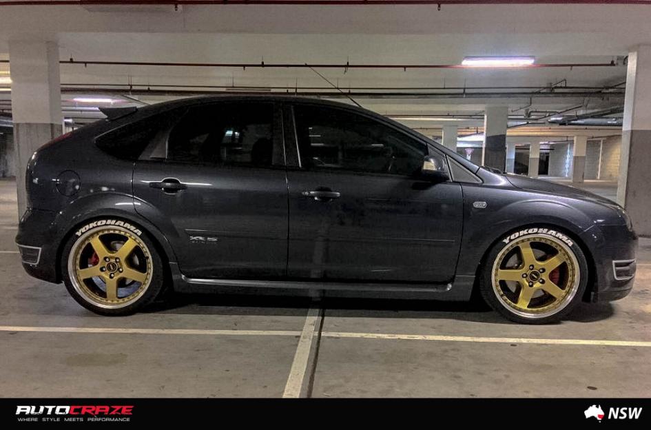 FORD FOCUS  5 STUD  FR