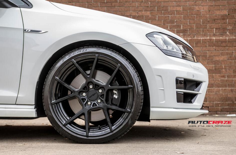 VOLKSWAGEN GOLF KPS MATTE BLACK