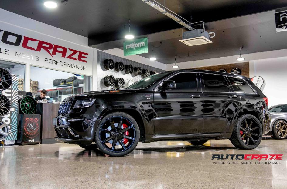 JEEP-GRAND-CHEROKEE-SLIDE-GLOSS-BLACK