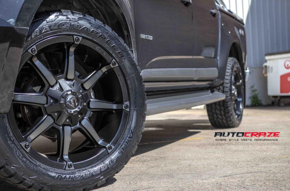 HOLDEN COLORADO COUPLER BLACK MACHINED WITH DARK TINT