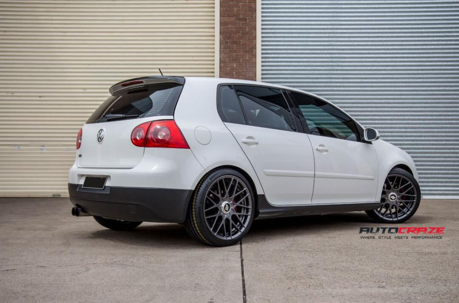 VOLKSWAGEN GOLF RSE MATTE GUN METAL