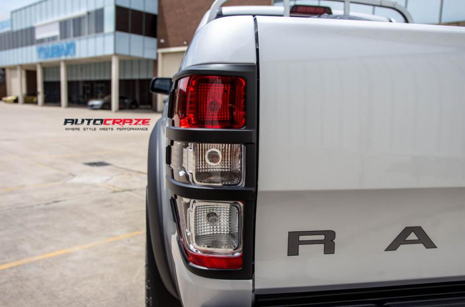 FORD-RANGER-VAPOR-BLACK-MACHINED-WITH-DARK-TINT