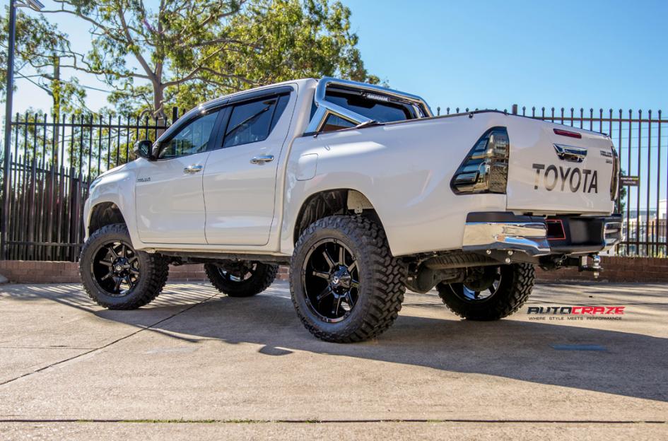 TOYOTA HILUX N80 4WD COUPLER GLOSS BLACK