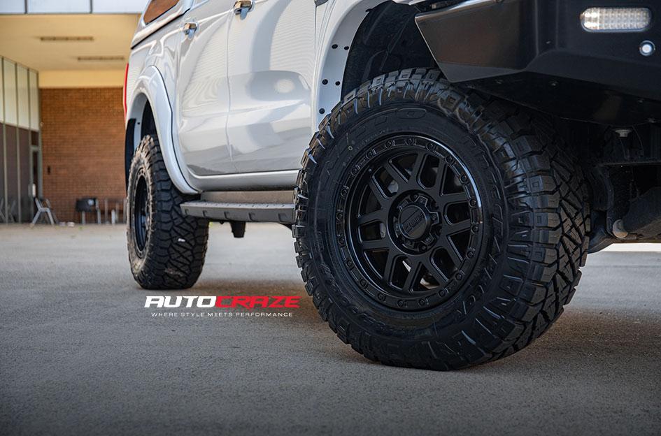 FORD RANGER KM544 MESA SATIN BLACK GLOSS BLACK LIP