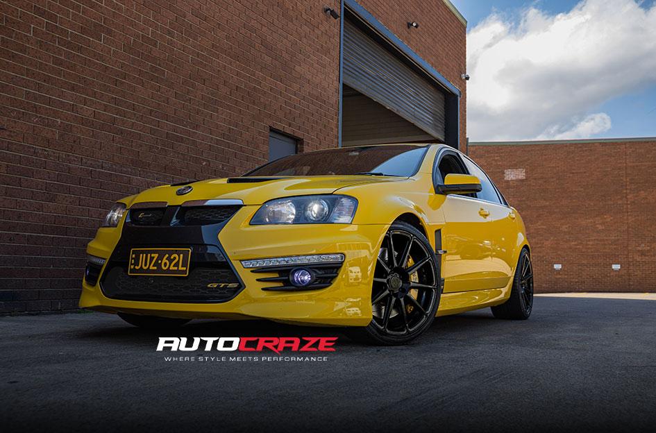 HOLDEN-COMMODORE-SF04-MATTE-BLACK