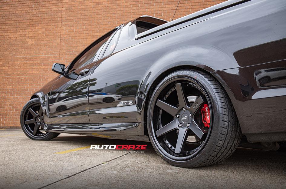 HOLDEN-COMMODORE-VF-SS-UTE-ALTAIR-MATTE-BLACK-WITH-GLOSS-BLACK-LIP