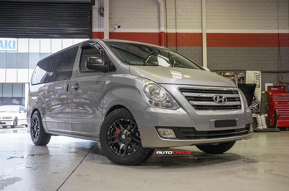 HYUNDAI IMAX CLIFF MATTE BLACK 