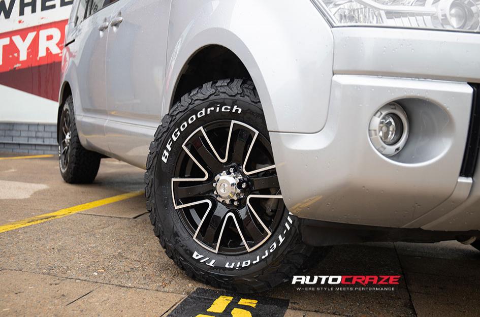 MITSUBISHI DELICA ROK SATIN BLACK PIPED