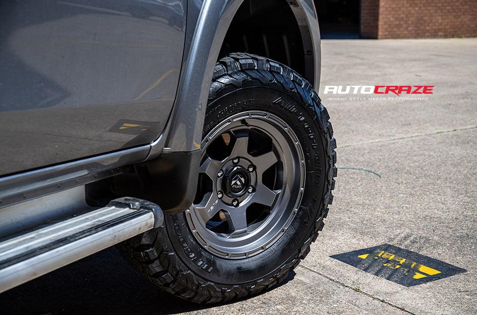 MITSUBISHI TRITON SHOK ANTHRACITE 
